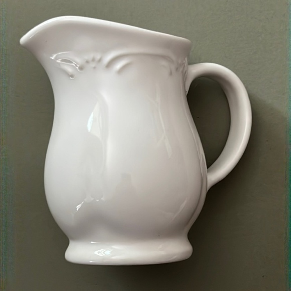 Pfaltzgraff Filigree white creamer